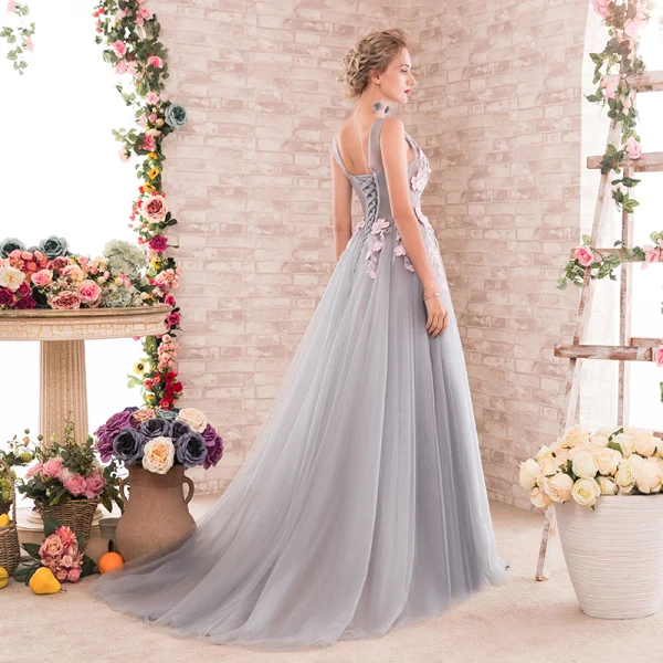 Elegant Grey Prom Dresses 2018 A-Line / Princess Appliques V-Neck Backless Sleeveless Sweep Train Formal Dresses