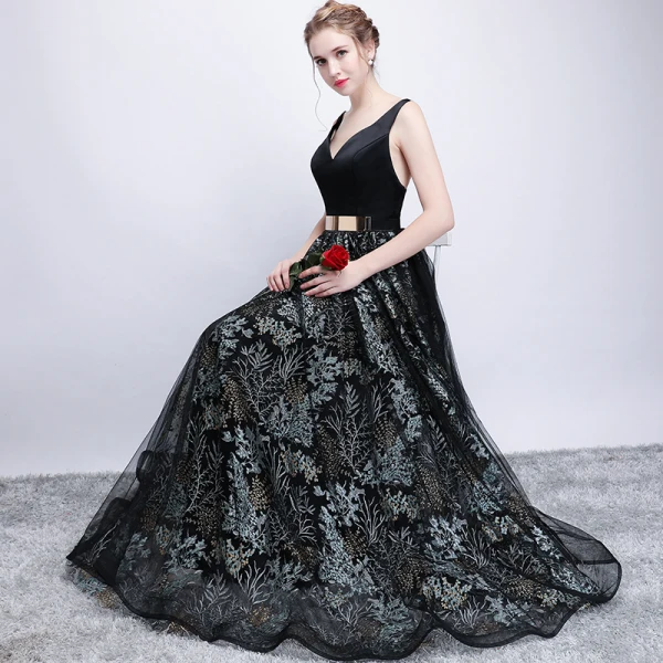 Chic / Beautiful Black Prom Dresses 2017 A-Line / Princess Metal Sash Embroidered V-Neck Backless Sleeveless Floor-Length / Long Formal Dresses