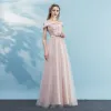 Piękne Rumieniąc Różowy Sukienki Dla Druhen 2018 Princessa Kokarda Bez Pleców Długie Sukienki Na Wesele