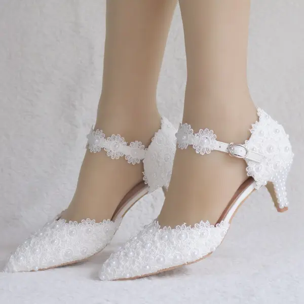 Élégant Blanche Perle En Dentelle Fleur Chaussure De Mariée 2021 Bride Cheville 5 cm Talons Aiguilles À Bout Pointu Mariage Talons Hauts
