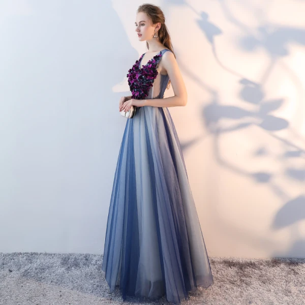 Chic / Beautiful Prom Dresses 2017 A-Line / Princess Appliques Crystal V-Neck Backless Sleeveless Floor-Length / Long Formal Dresses