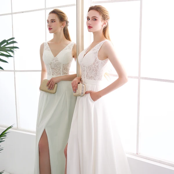 Modern / Fashion Ivory Evening Dresses 2018 A-Line / Princess Lace Flower Split Front V-Neck Backless Sleeveless Court Train Formal Dresses