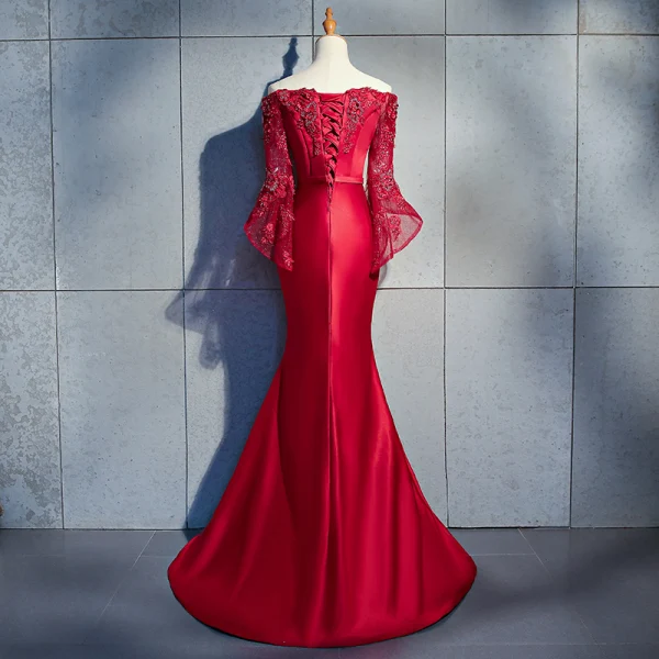 Élégant Bordeaux Robe De Soirée 2018 Trompette / Sirène Appliques En Dentelle Fleur Dos Nu Perlage Cristal Ceinture De l'épaule 3/4 Manches Train De Balayage Robe De Ceremonie