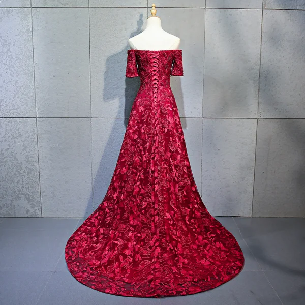 Charming Burgundy Evening Dresses 2018 A-Line / Princess Beading Crystal Lace Flower Rhinestone Off-The-Shoulder Backless Short Sleeve Court Train Formal Dresses