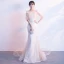 Élégant Champagne Robe De Soirée 2018 Trompette / Sirène En Dentelle Appliques Perlage Encolure Dégagée Manches Courtes Tribunal Train Robe De Ceremonie