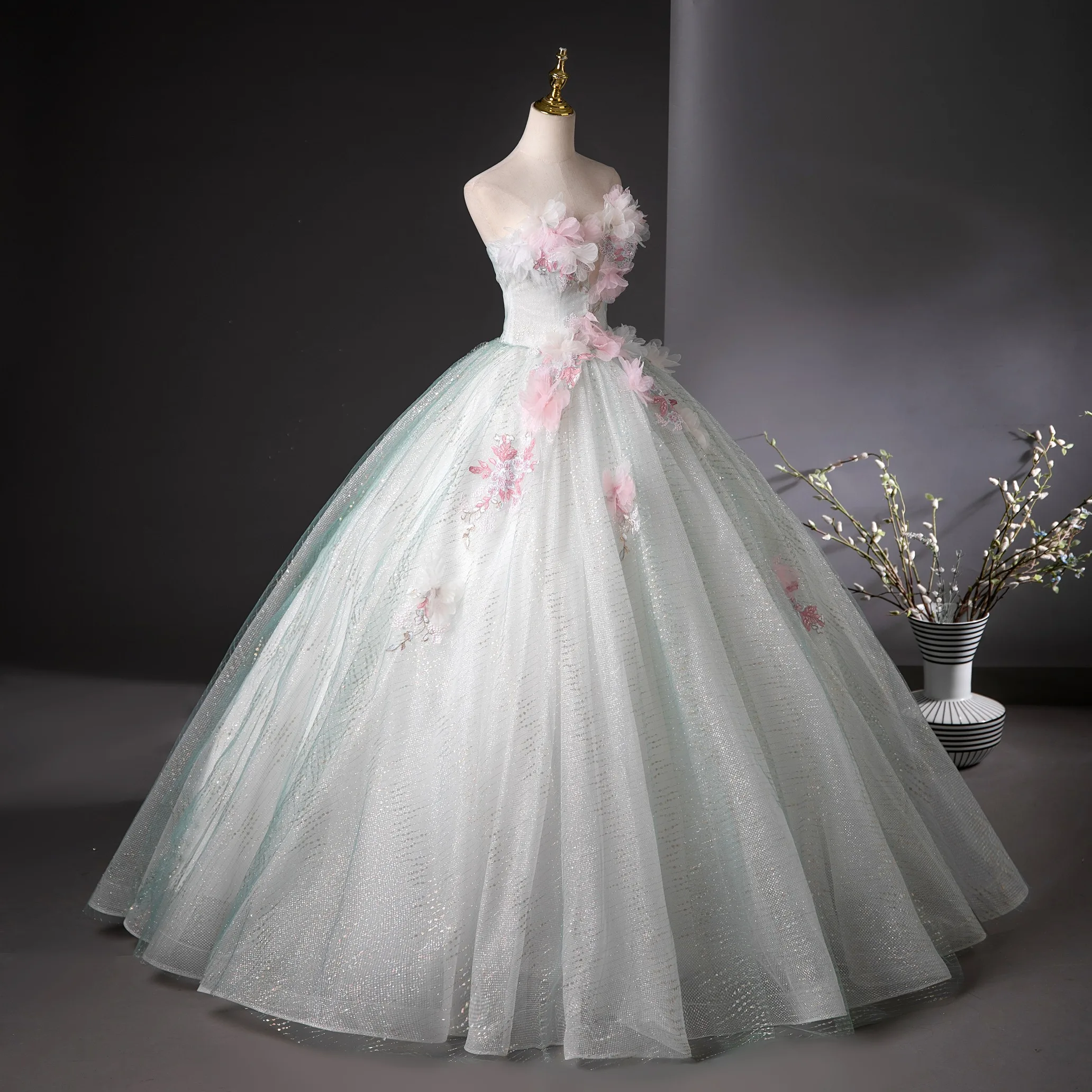 Bling Bling Mint Green Beading Sequins Pearl Lace Flower Appliques Prom Dresses 2025 Bling Bling Mint Green Beading Sequins Pearl Lace Flower Appliques Prom Dresses 2025