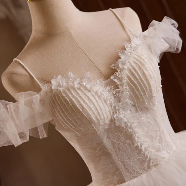 Charming Light White Beading Lace Flower Appliques Wedding Dresses 2024 Ball Gown Spaghetti Straps Sleeveless Backless Floor-Length / Long Wedding