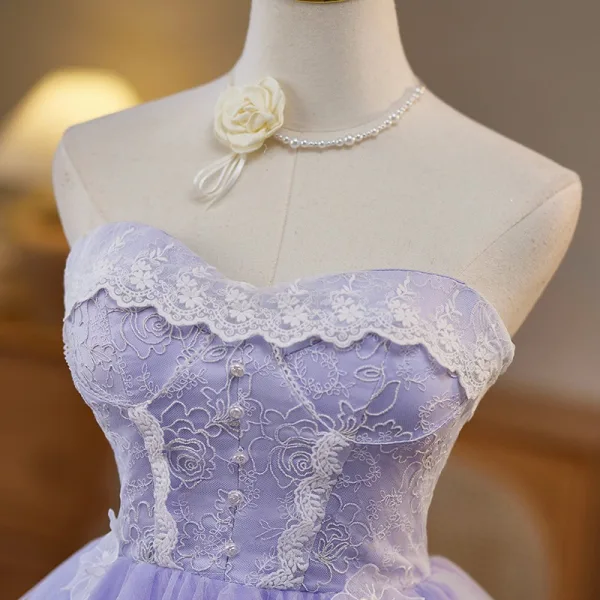 Sexy Lavande En Dentelle Fleur Appliques Courte Robe De Fête 2025 Bustier Sans Manches Dos Nu Soirée Robe De Ceremonie