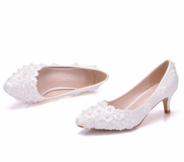 Chic / Beautiful White Wedding Shoes 2018 Lace Flower Pearl 5 cm Stiletto Heels Pointed Toe Wedding Pumps
