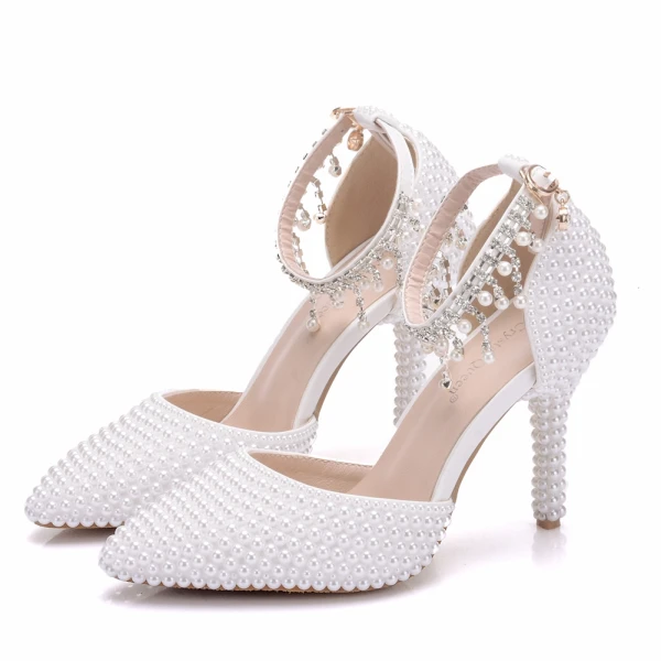 Charmant Blanche Chaussure De Mariée 2018 Perle Faux Diamant Gland 9 cm Talons Aiguilles Bride Cheville À Bout Pointu Mariage Talons Hauts