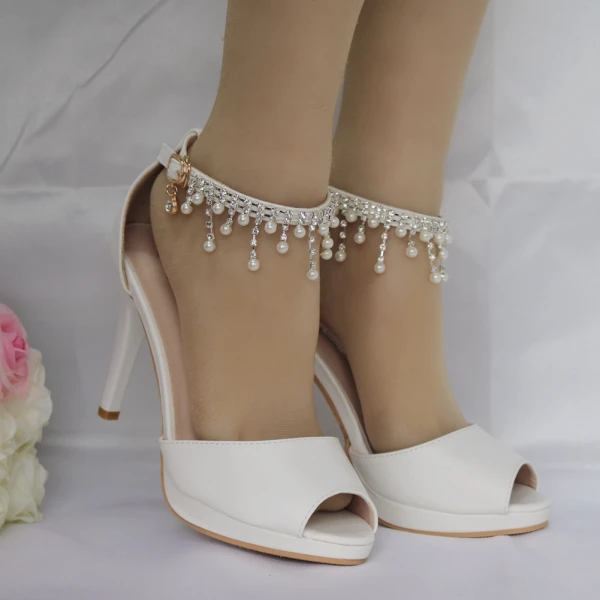 Schöne Weiß Brautschuhe 2018 Perle Strass Knöchelriemen 7 cm Stilettos Peeptoes Hochzeit Hochhackige