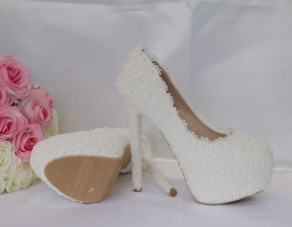 Chic / Beautiful White Wedding Shoes 2018 Lace Flower Pearl 14 cm Stiletto Heels Round Toe Pumps