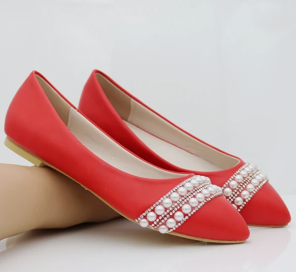 Piękne Białe Perła Rhinestone Szpiczaste Płaskie Buty Ślubne 2018