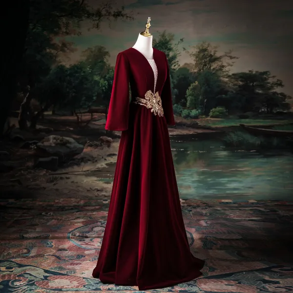 Elegant Burgundy Beading Sequins Lace Flower Velvet Prom Dresses 2025 A-Line / Princess V-Neck Long Sleeve Backless Floor-Length / Long Prom Formal Dresses
