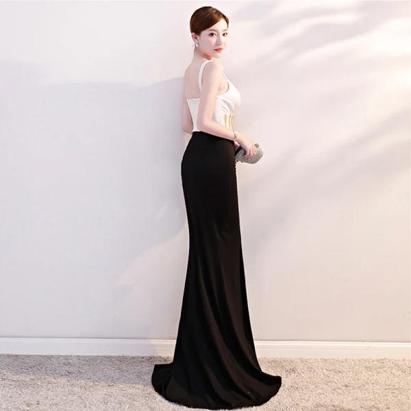 Sexy Noire Robe De Soirée 2019 Trompette / Sirène Perlage Bretelles Spaghetti Sans Manches Dos Nu Train De Balayage Robe De Ceremonie