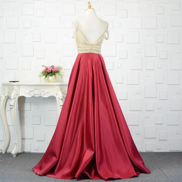 Luxe Bordeaux Robe De Soirée 2019 Princesse Perlage Cristal Faux Diamant V-Cou Sans Manches Dos Nu Longue Robe De Ceremonie