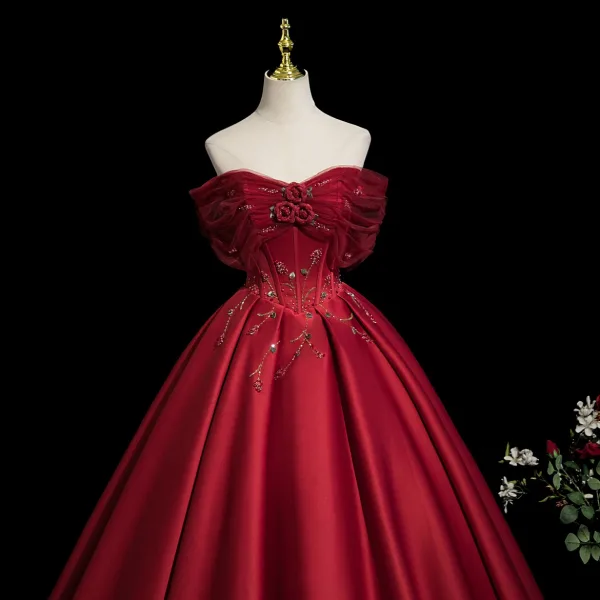 Chic / Beautiful Burgundy Beading Appliques Prom Dresses 2025 Ball Gown Off-The-Shoulder Short Sleeve Backless Floor-Length / Long Formal Dresses