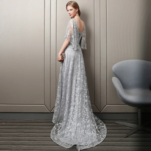 Elegante Silber Star Abendkleider 2018 A Linie Spitze Kristall Perlenstickerei V-Ausschnitt Rückenfreies 1/2 Ärmel Sweep / Pinsel Zug Festliche Kleider