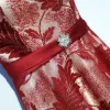 Schöne Rot Festliche Kleider Abendkleider 2017 Mit Spitze Blumen Schleife Rückenfreies V-Ausschnitt Ärmellos A Linie Kniehohe Knöchellänge