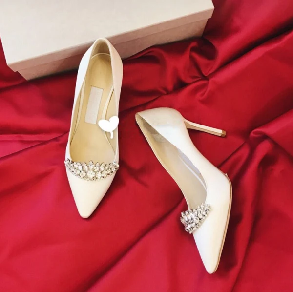 Glitzernden Ivory / Creme Brautschuhe 2019 Kristall Strass Pailletten 10 cm Stilettos Spitzschuh Hochzeit Pumps