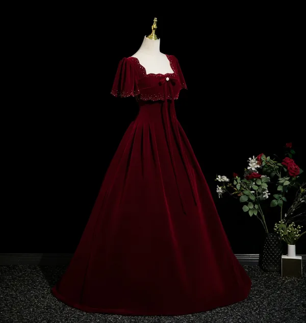 Chic / Beautiful Burgundy Beading Velvet Prom Dresses 2025 Ball Gown Square Neckline Short Sleeve Backless Floor-Length / Long Formal Dresses