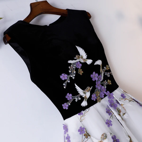 Chic / Beautiful White Prom Dresses 2019 A-Line / Princess Scoop Neck Sleeveless Appliques Lace Floor-Length / Long Formal Dresses