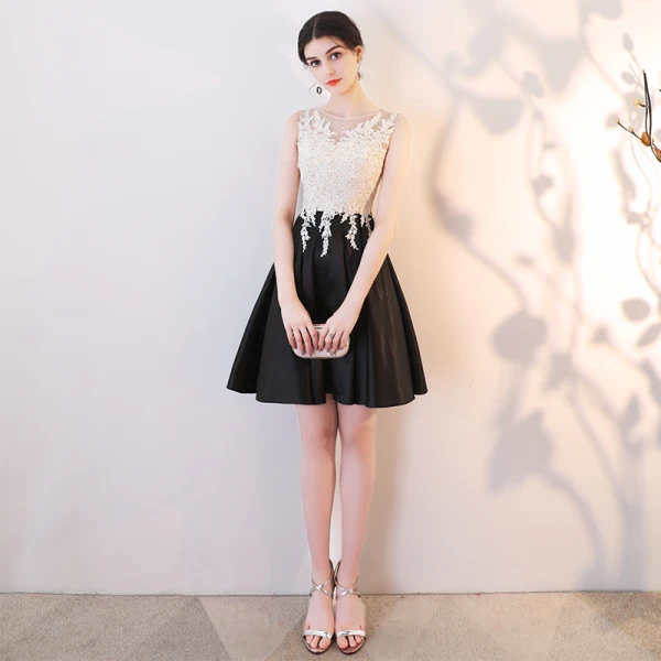 Chic / Belle Noire Robe De Cocktail 2019 Princesse Encolure Dégagée En Dentelle Appliques Faux Diamant Sans Manches Courte Robe De Ceremonie