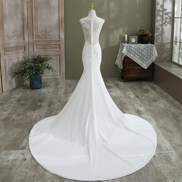 Élégant Ivoire Trompette / Sirène Satin Robe De Mariée 2021 Encolure Dégagée Sans Manches Perlage En Dentelle Fleur Chapel Train Mariage