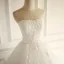 Elegant Elfenben Brudekjoler 2018 Ballkjole Blonder Appliques Krystall Kjæreste Ryggløse Uten Ermer Cathedral Train Bryllup