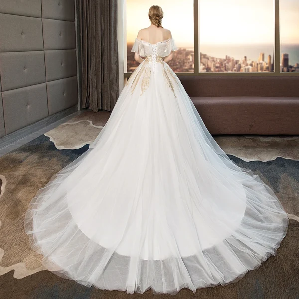 Modern / Fashion Ivory Wedding Dresses 2019 Ball Gown Off-The-Shoulder Lace Flower Short Sleeve Backless Cathedral Train