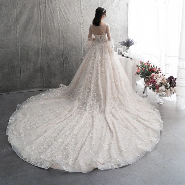 Modern / Fashion Champagne Wedding Dresses 2019 A-Line / Princess Scoop Neck Lace Flower Appliques Butterfly Long Sleeve Backless Royal Train
