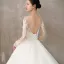 Élégant Ivoire Robe De Mariée 2019 Princesse Encolure Dégagée En Dentelle Fleur Manches Longues Dos Nu Cathedral Train