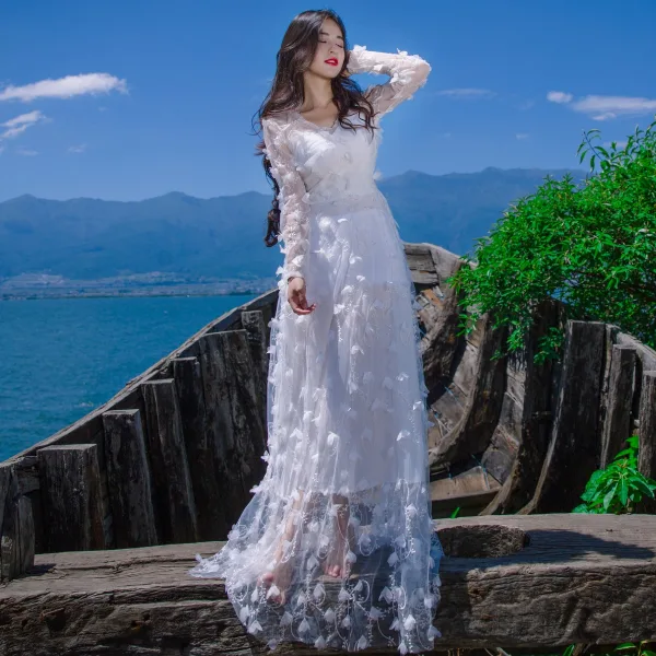 Illusion White Honeymoon Maxi Dresses 2019 A-Line / Princess V-Neck Appliques Long Sleeve Sweep Train Womens Clothing