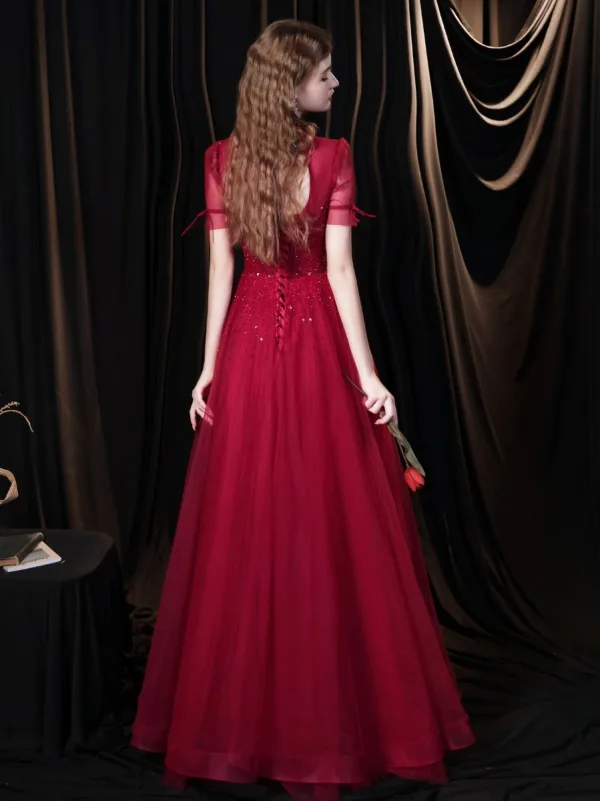 Élégant Bordeaux Robe De Soirée 2021 Princesse Col Haut Perlage Paillettes Manches Courtes Dos Nu Longue Robe De Ceremonie