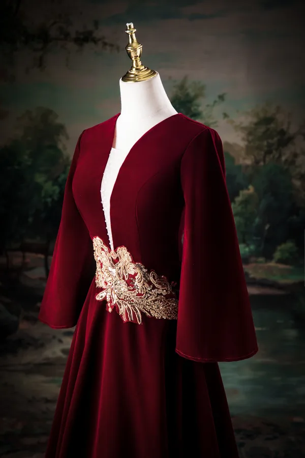 Elegant Burgundy Beading Sequins Lace Flower Velvet Prom Dresses 2025 A-Line / Princess V-Neck Long Sleeve Backless Floor-Length / Long Prom Formal Dresses