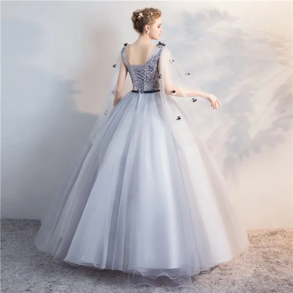 Chic / Beautiful Grey Quinceañera Prom Dresses 2018 Ball Gown Lace Appliques Bow V-Neck Backless Sleeveless Floor-Length / Long Formal Dresses