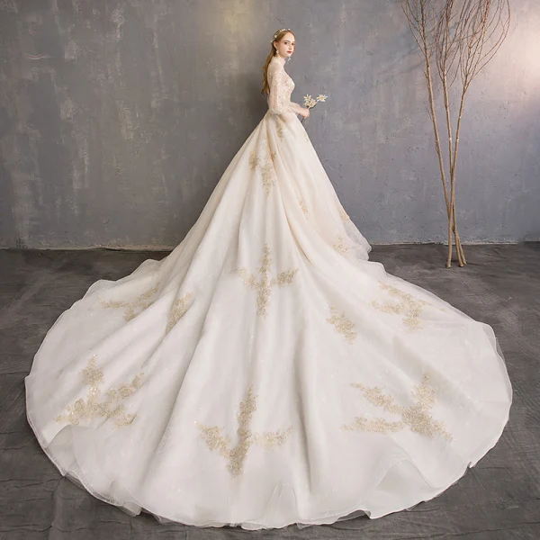 Eleganckie Szampan Suknie Ślubne 2019 Princessa Wysokiej Szyi Z Koronki Kwiat Cekiny Rękawy z dzwoneczkami Bez Pleców Trenem Królewski