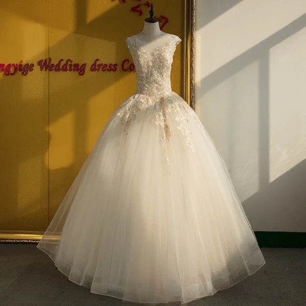 Elegant Champagne Wedding Dresses 2018 Ball Gown Appliques Scoop Neck Backless Sleeveless Floor-Length / Long Wedding