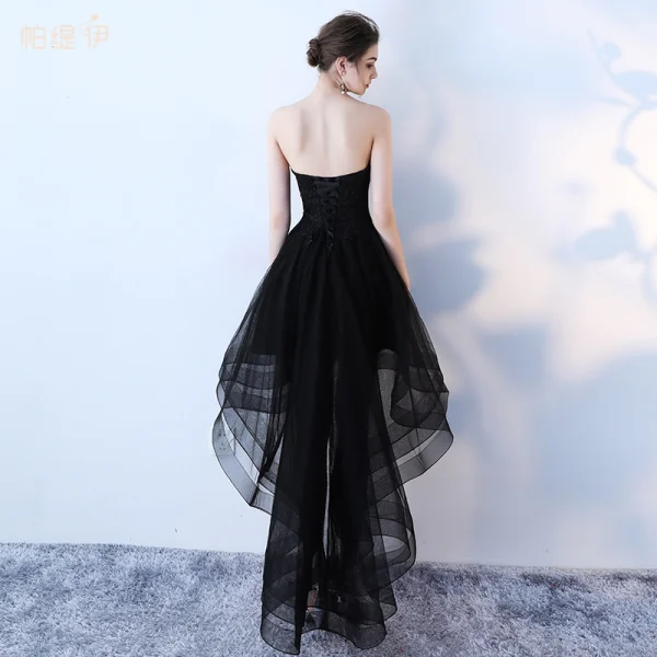 Charmant Schwarz Cocktailkleider 2019 A Linie Bandeau Spitze Blumen Ärmellos Rückenfreies Asymmetrisch Festliche Kleider