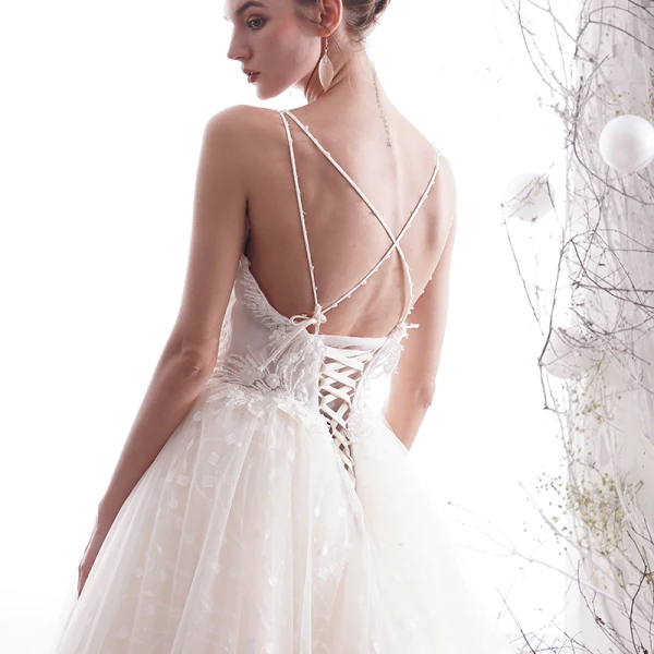 Élégant Champagne Robe De Mariée 2019 Princesse Bretelles Spaghetti Perlage Perle En Dentelle Fleur Sans Manches Dos Nu Longue