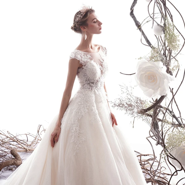 Snygga / Fina Champagne Bröllopsklänningar 2019 Prinsessa Urringning Beading Spets Blomma Appliqués Ärmlös Royal Train