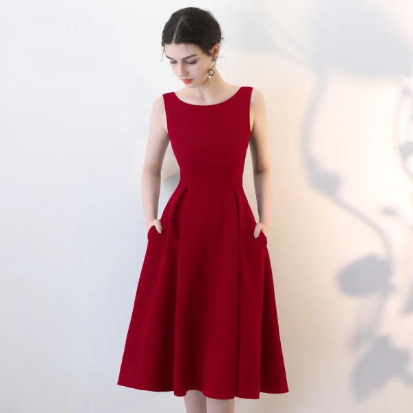 Modest / Simple Black Homecoming 2019 Graduation Dresses A-Line / Princess Scoop Neck Sleeveless Backless Knee-Length Formal Dresses