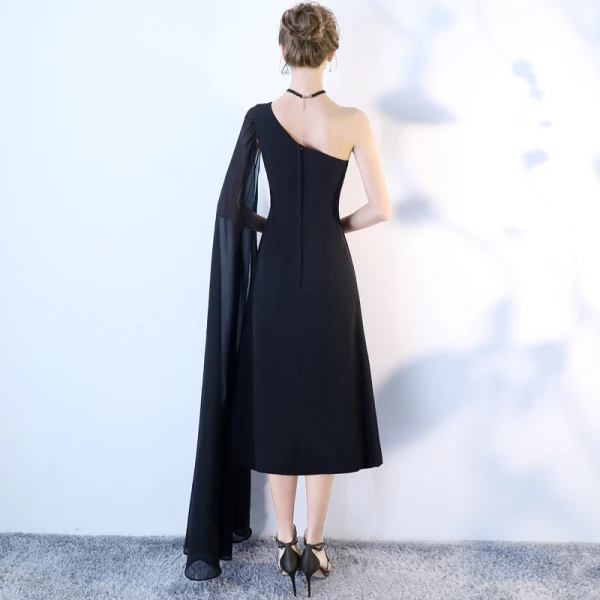 Chic / Belle Noire de retour Robe De Graduation 2018 Princesse Une épaule Avec Châle Dos Nu Sans Manches Thé Longueur Robe De Ceremonie