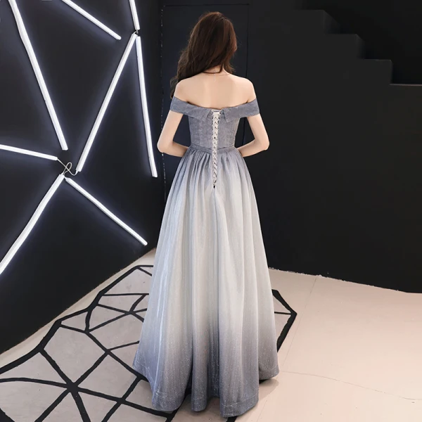 Charmant Silber Farbverlauf Abendkleider 2019 A Linie Off Shoulder Glanz Polyester Kurze Ärmel Rückenfreies Lange Festliche Kleider