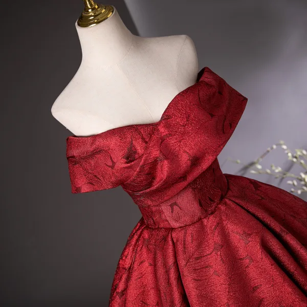Classy Burgundy Ball Gown Prom Dresses 2025 Off-The-Shoulder Short Sleeve Backless Floor-Length / Long Prom Formal Dresses