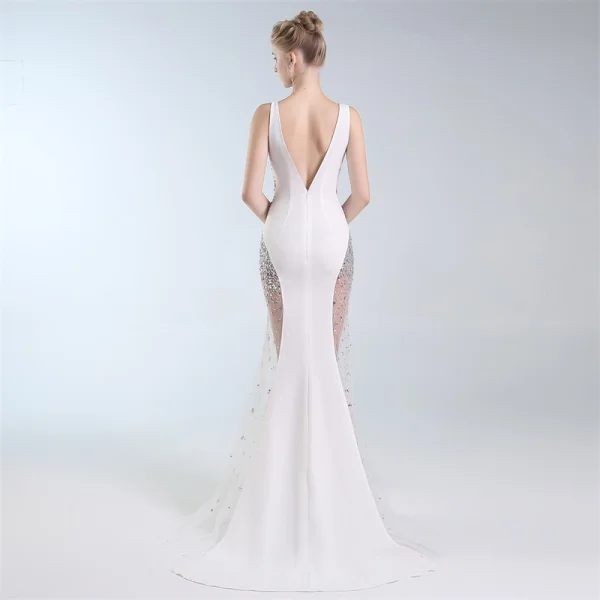 Sexy Ivoire Transparentes Robe De Soirée 2019 Trompette / Sirène V-Cou Paillettes Faux Diamant Sans Manches Dos Nu Train De Balayage Robe De Ceremonie