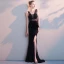 Sexy Noire Robe De Soirée 2019 Trompette / Sirène V-Cou Perlage Cristal Appliques Gland Sans Manches Dos Nu Asymétrique Robe De Ceremonie