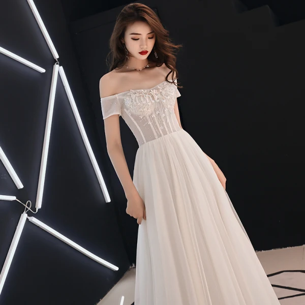 Élégant Ivoire Robe De Bal 2019 Princesse De l'épaule En Dentelle Fleur Faux Diamant Manches Courtes Dos Nu Longue Robe De Ceremonie