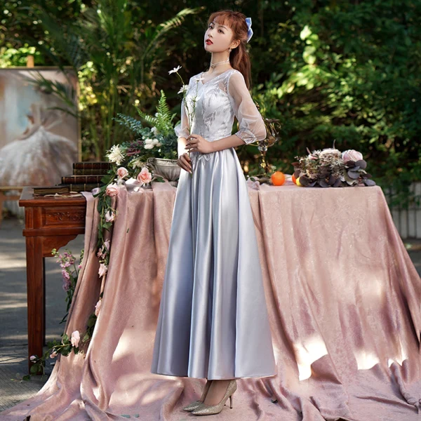 Elegant Silver Grey Satin Bridesmaid Dresses 2021 A-Line Princess Scoop Neck Lace Flower
