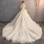 Charmant Champagne Robe De Mariée 2019 Princesse De l'épaule Étoile En Dentelle Fleur Perle Paillettes Manches Courtes Dos Nu Royal Train